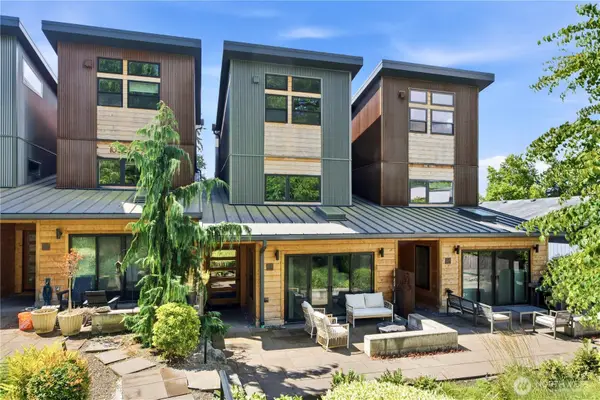 10323 Ne 189th St #B, Bothell, WA 98011