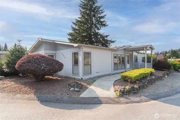579 NW Silver Glen Lane, Bremerton, WA 98311