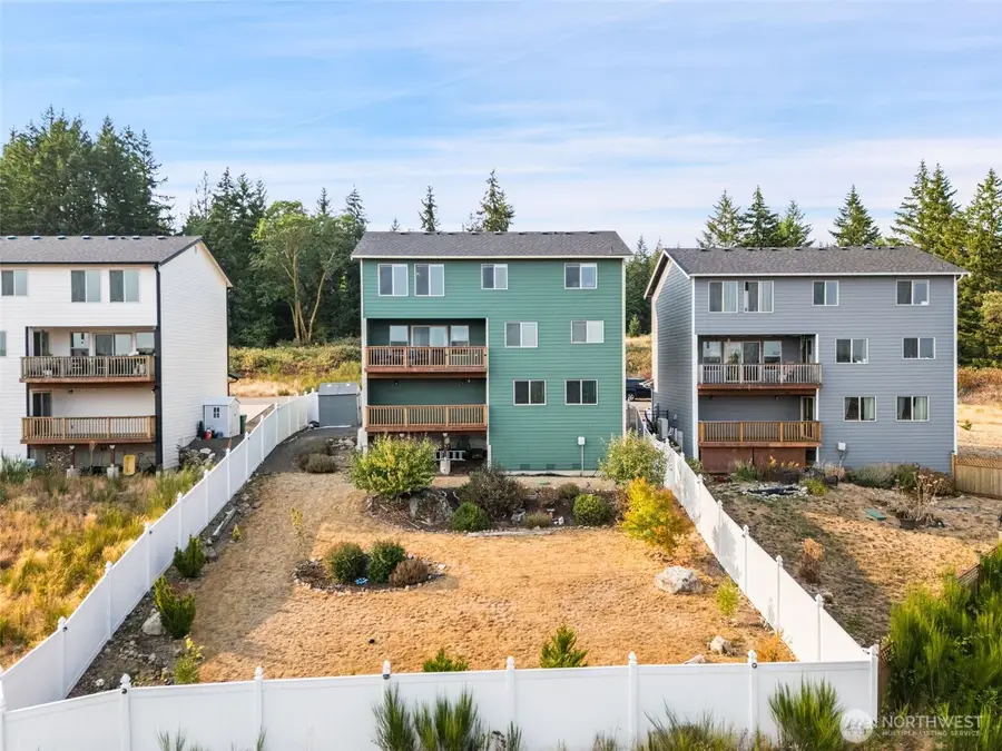 2416 W Echo Bay Dr, Bremerton, WA 98312 - #2
