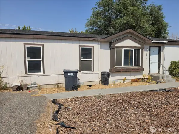 6704 Haag Street, West Richland, WA 99353