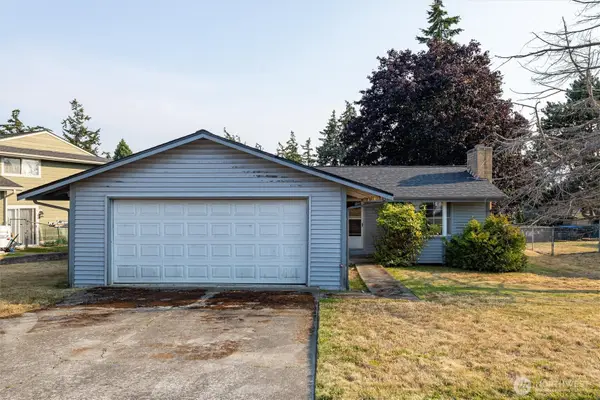 613 NW Hyak Drive, Oak Harbor, WA 98277