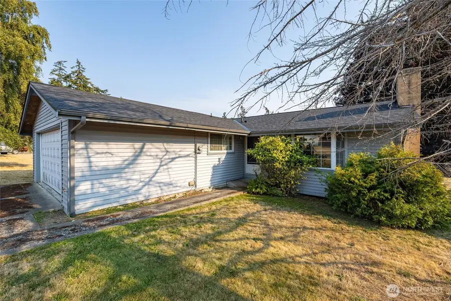613 NW Hyak Drive, Oak Harbor, WA 98277 - #3
