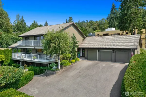 12530 Holmes Point Drive Ne, Kirkland, WA 98034