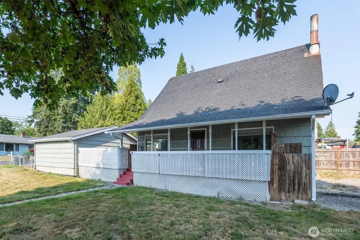 606 N 16th Avenue, Kelso, WA 98626 - #1