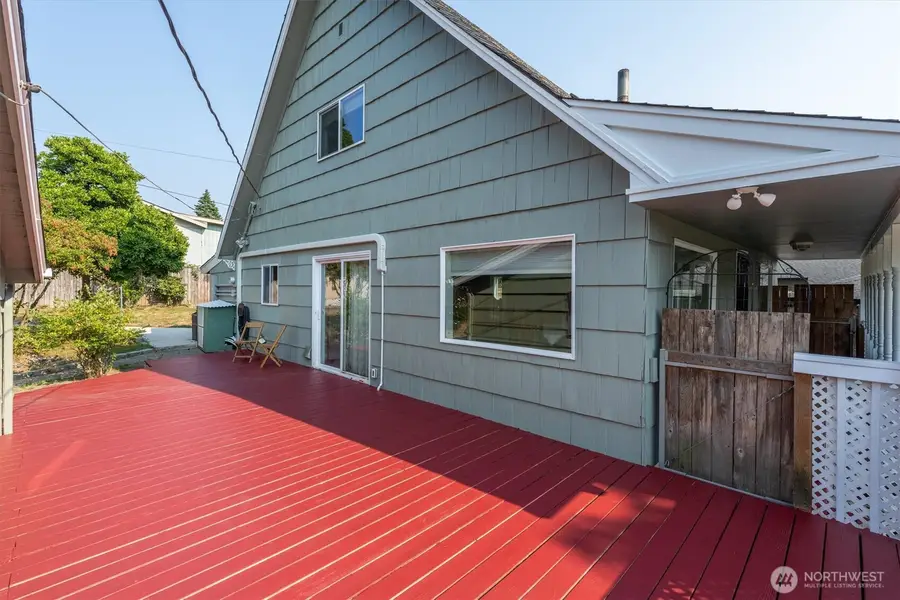 606 N 16th Avenue, Kelso, WA 98626 - #3