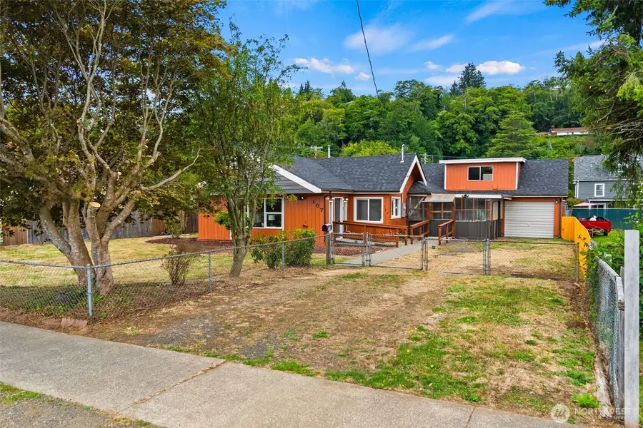 107 Eklund Avenue, Hoquiam, WA 98550 - #2