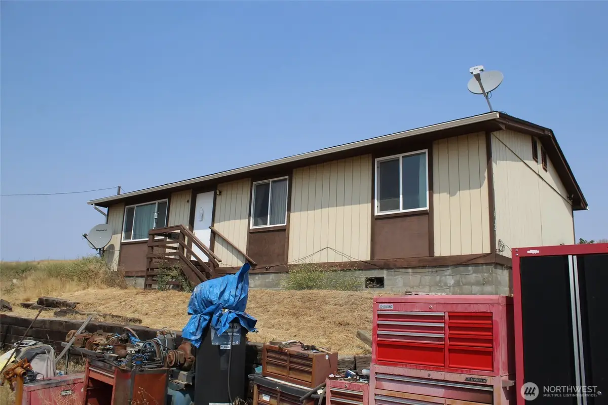 602 W Clarence Street, Lind, WA 99341 - #1