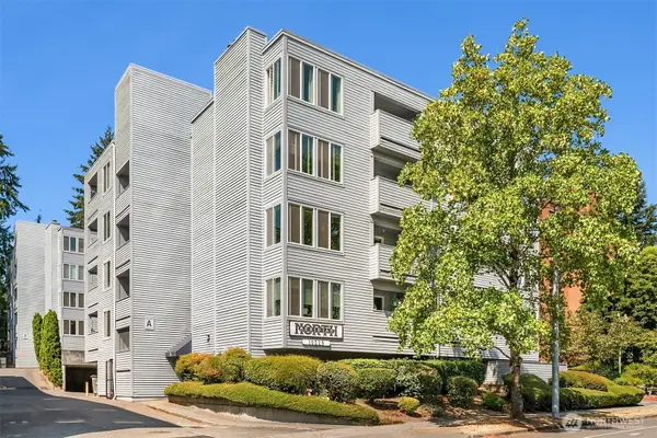 10329 Meridian Avenue N #202, Seattle, WA 98133