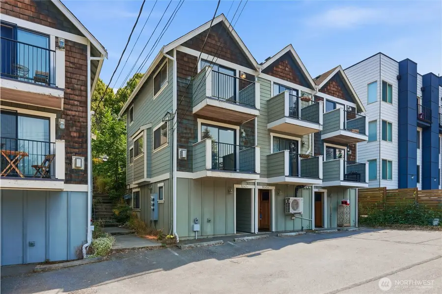 9243 35th Ave Sw, Seattle, WA 98126 - #2