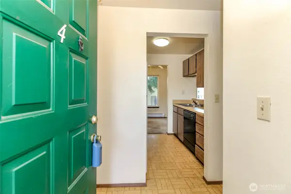 1102 8th Street Ne #4, Auburn, WA 98002