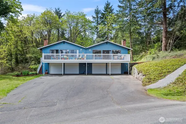 296 North Shore Boulevard, Fox Island, WA 98333