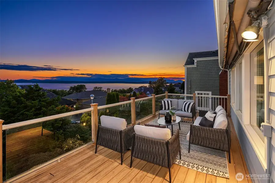 2449 43rd Avenue W, Seattle, WA 98199 - #2