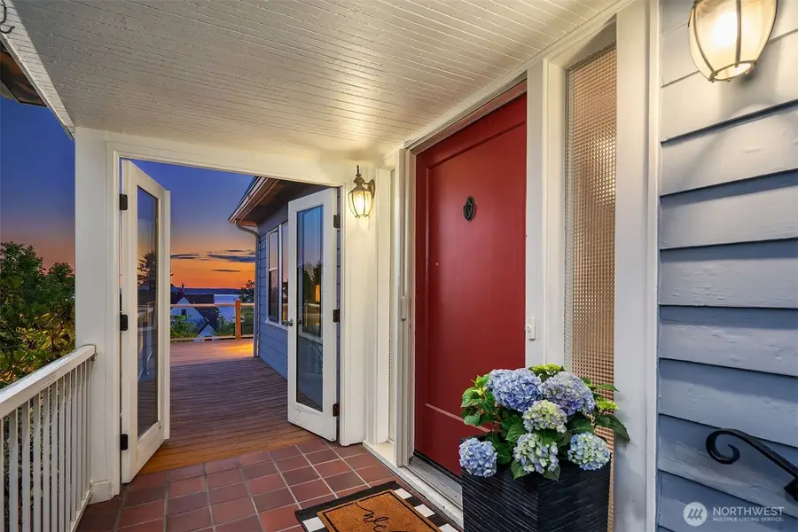 2449 43rd Avenue W, Seattle, WA 98199 - #3