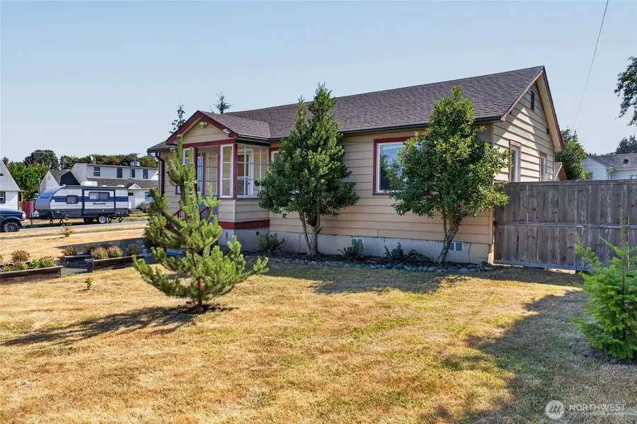 903 S Albert Street, Port Angeles, WA 98362 - #2