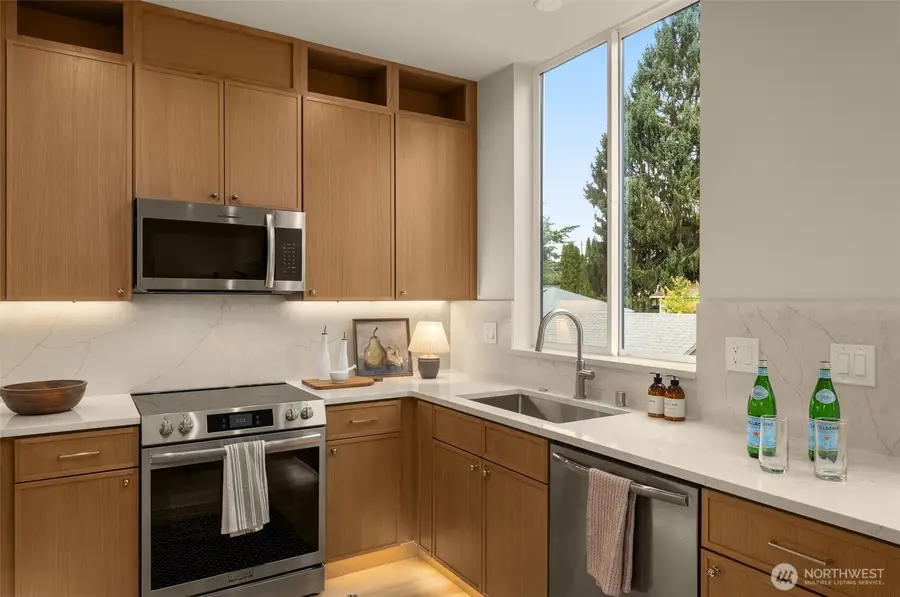 10331 Ashworth Avenue N, Seattle, WA 98133 - #3