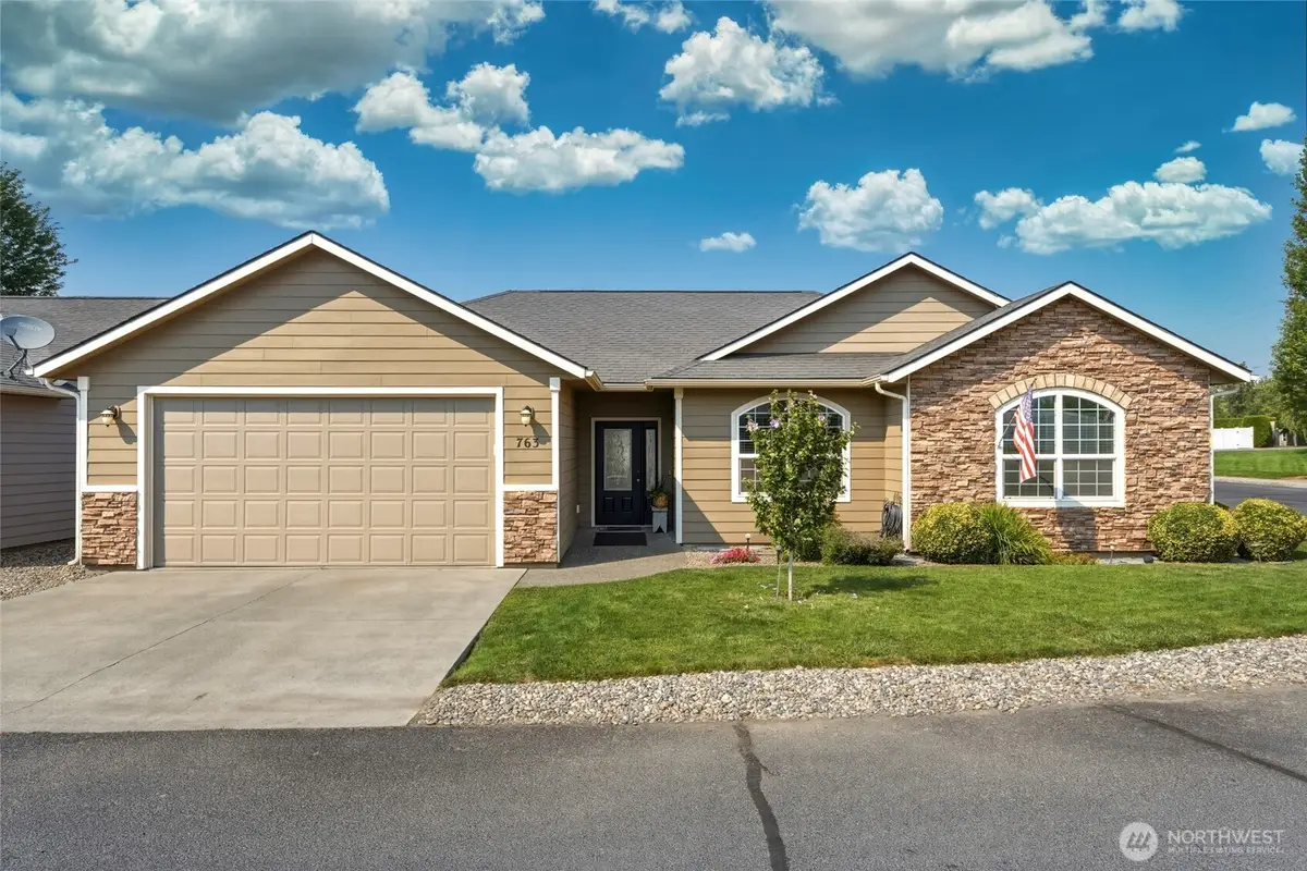 763 SE Bedford Loop, College Place, WA 99324 - #1