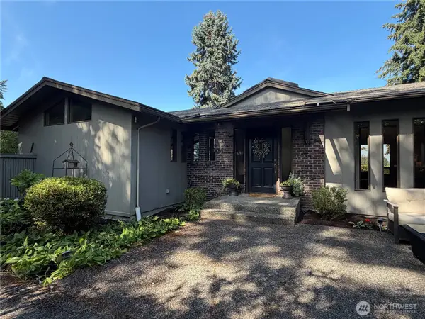 9022 NE 41st Street, Yarrow Point, WA 98004
