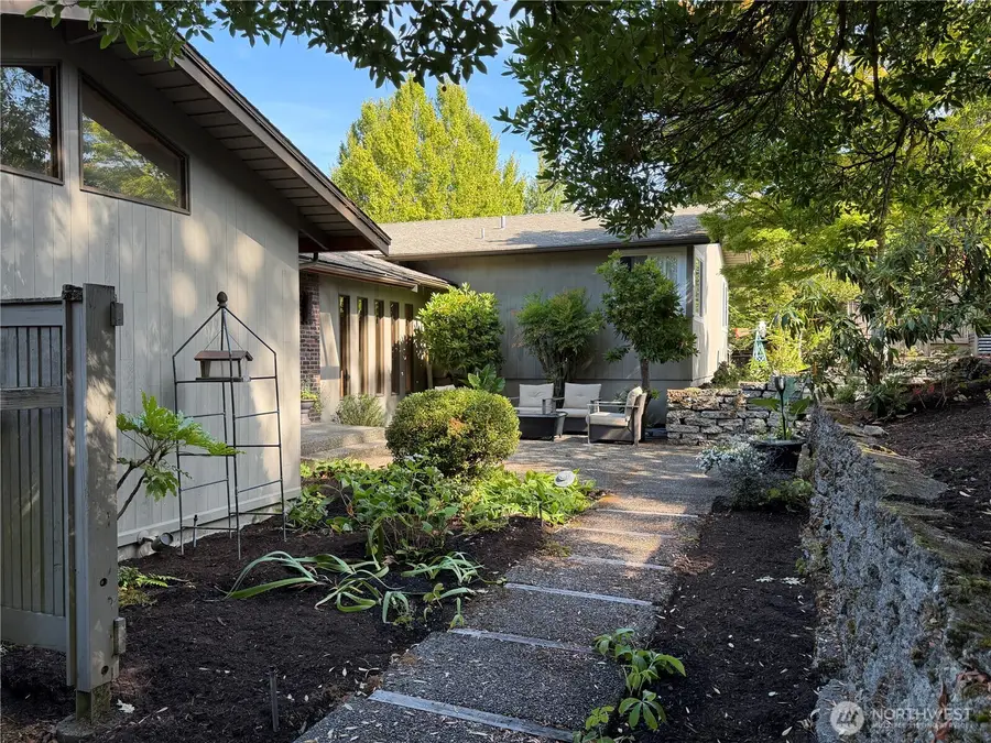 9022 NE 41st Street, Yarrow Point, WA 98004 - #2