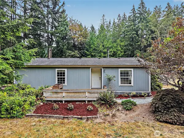 19706 215th Street E, Orting, WA 98360