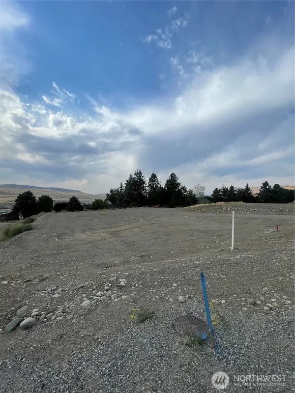 12 Parks Drive #12, Okanogan, WA 98840