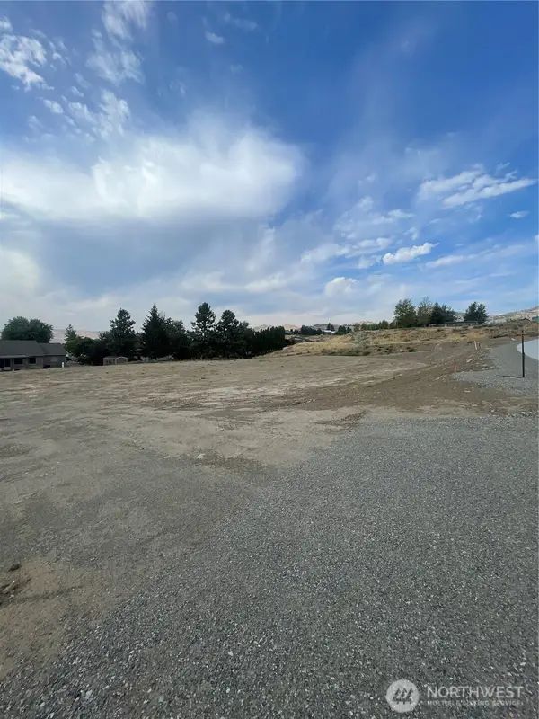 15 Parks Drive #15, Okanogan, WA 98840