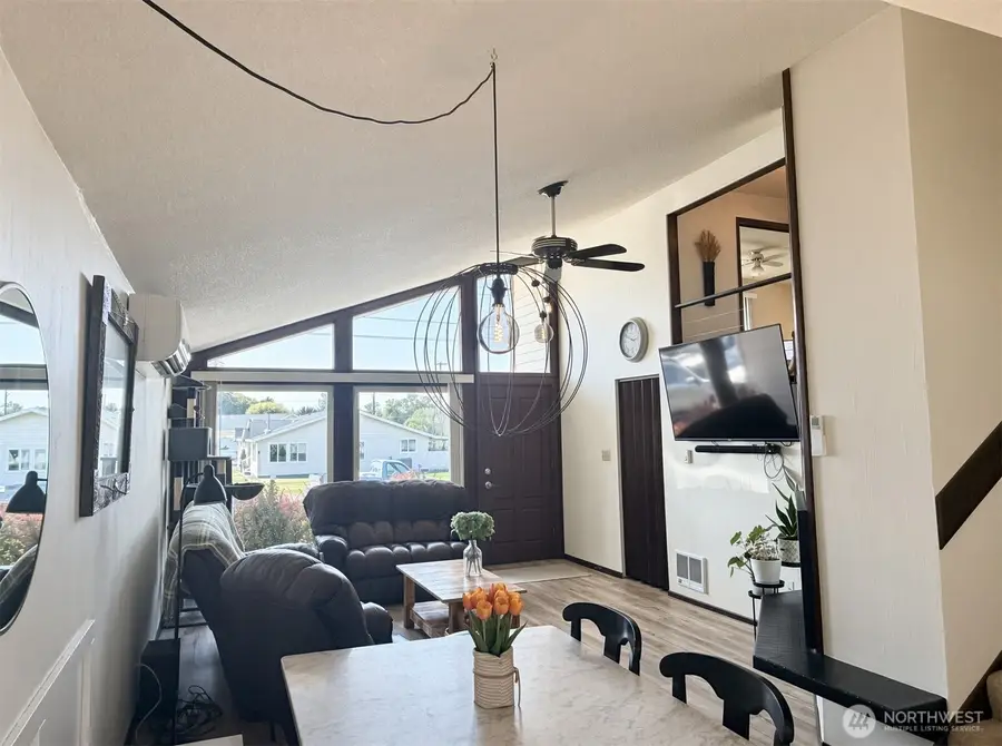 615 SE Mitchum Street, Wilbur, WA 99185 - #3