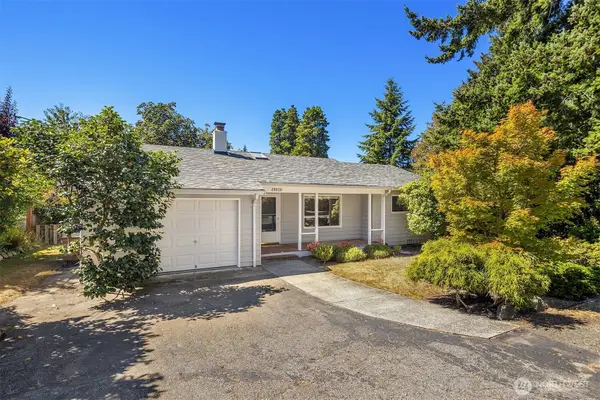 20820 Hillcrest Place, Edmonds, WA 98026