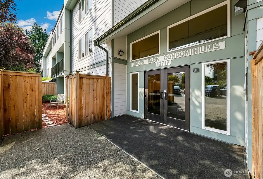 13717 Linden Avenue N #104, Seattle, WA 98133 - #2