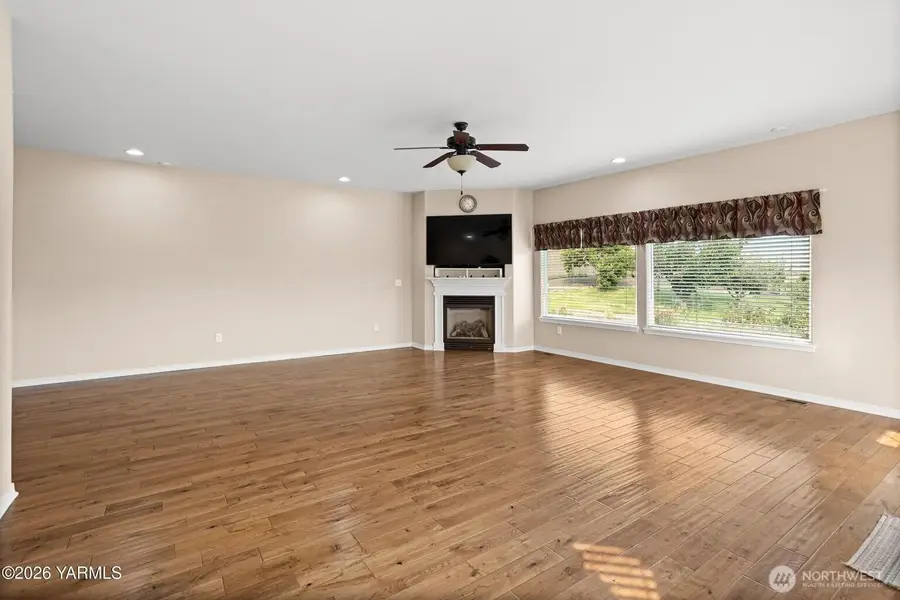 11601 Marble Court, Yakima, WA 98908 - #3