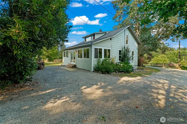 Address Withheld By Seller, Maple Valley, WA 98038