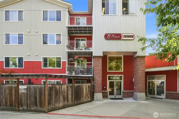 19500 Ballinger Wy Ne #204, Shoreline, WA 98155