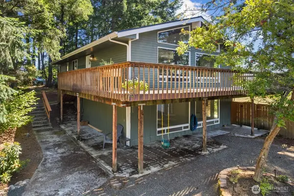 131 E Channel Drive, Allyn, WA 98524