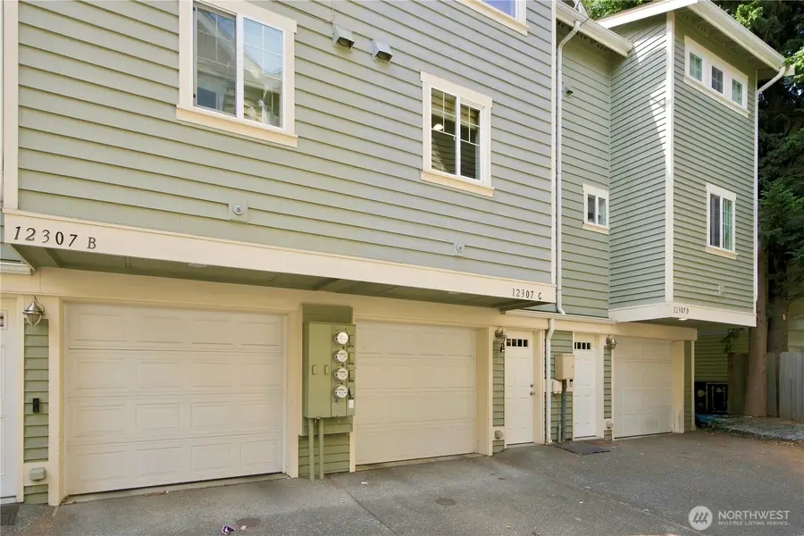 12307 10th Place Ne #Unit C, Seattle, WA 98125 - #2