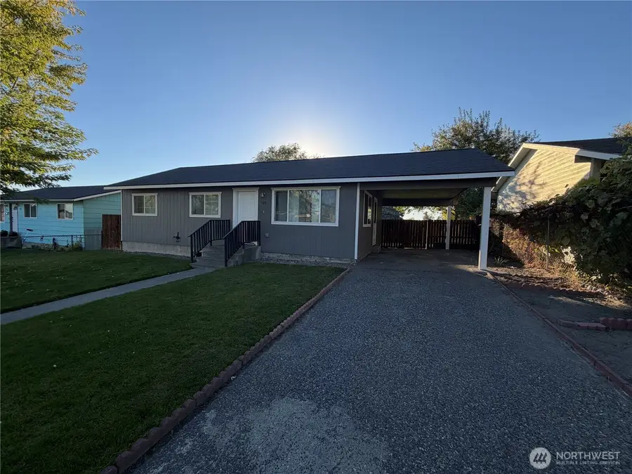 520 S Douglas Avenue, Pasco, WA 99301 - #3