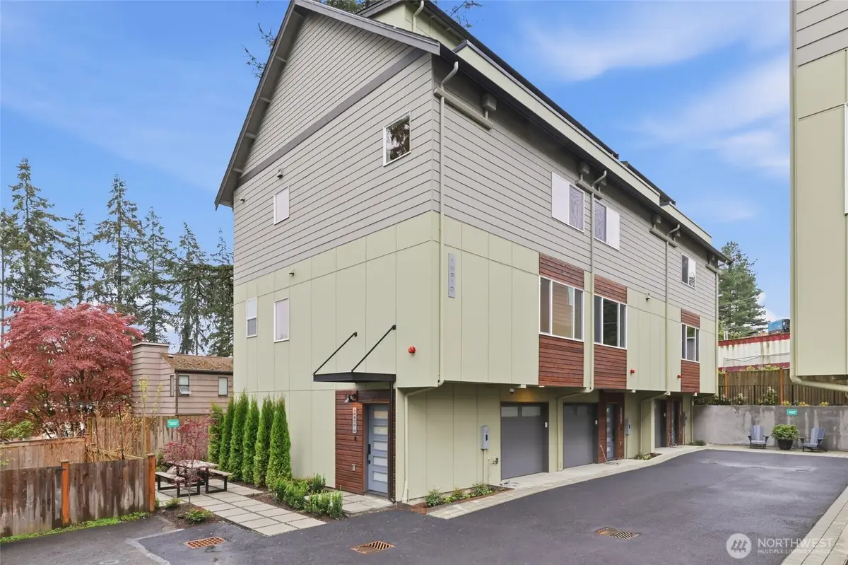 14610 Corliss Avenue N #B, Shoreline, WA 98133 - #1