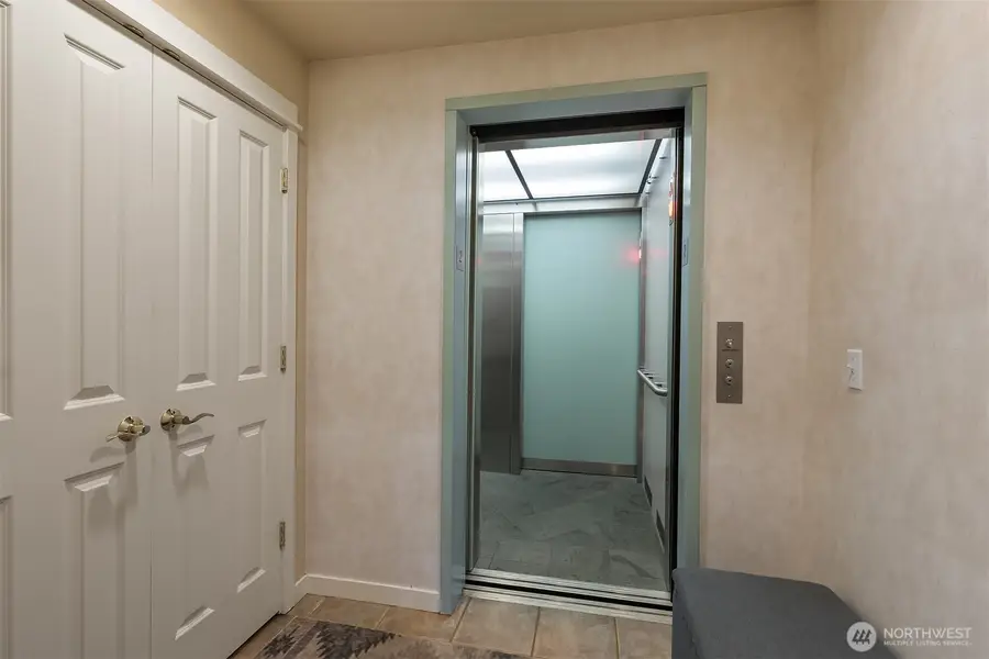 239 4th Avenue S #202, Edmonds, WA 98020 - #3