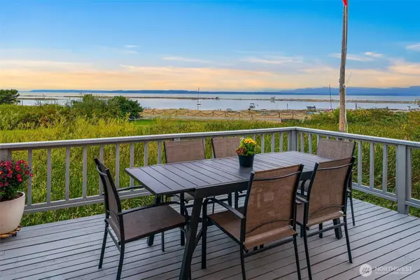 2682 Sunlight Beach Road, Clinton, WA 98236