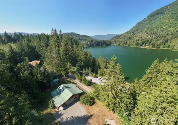 9273 Black Mountain Lane, Maple Falls, WA 98266