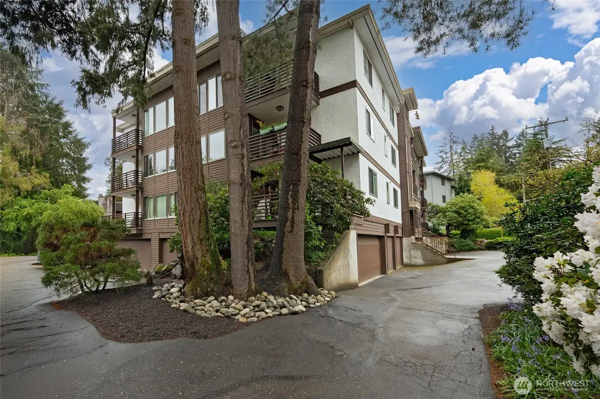 3505 W Government Way #202, Seattle, WA 98199 - #1