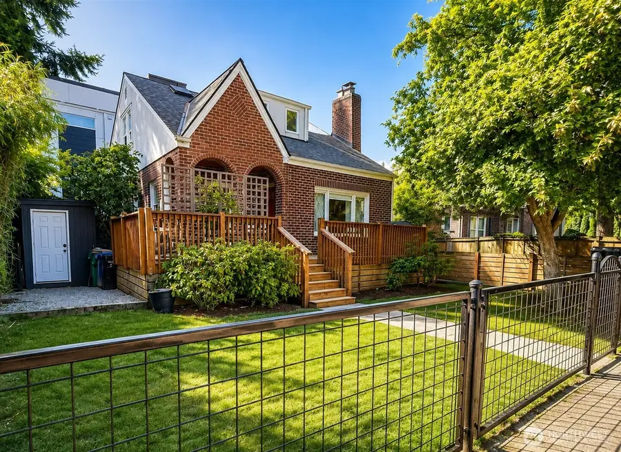 6327 34th Avenue Sw, Seattle, WA 98126 - #3