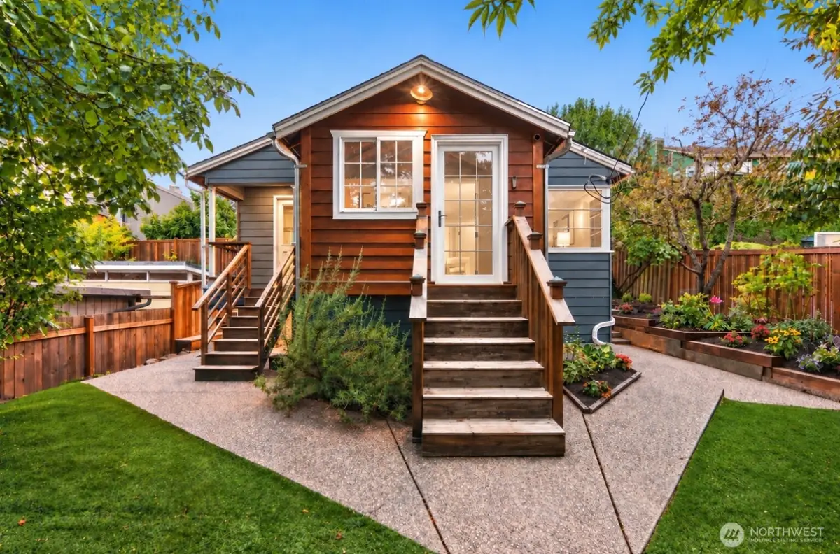 6215 38th Avenue Ne, Seattle, WA 98115 - #1