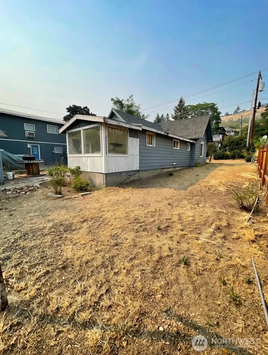 219 W Highland Avenue, Chelan, WA 98816 - #2