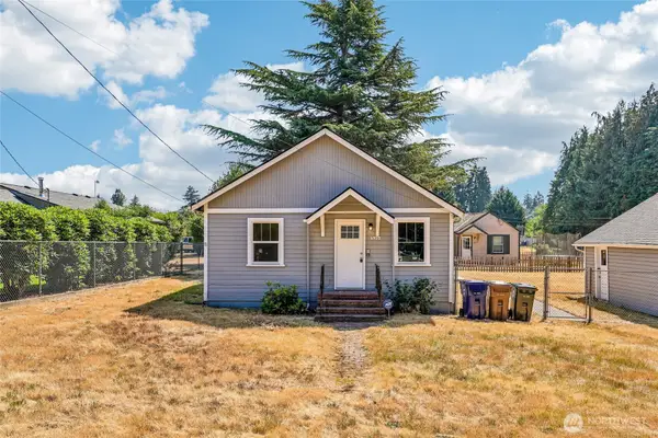 6925 52nd Avenue W, University Place, WA 98467