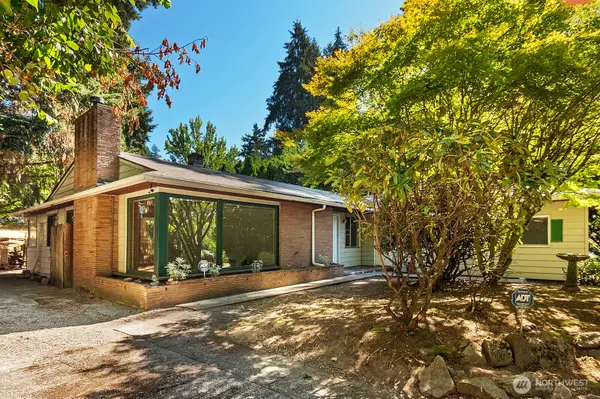 17552 Ballinger Way Ne, Lake Forest Park, WA 98155