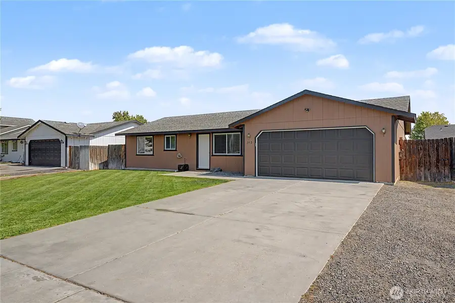 513 Monarch Street, Moses Lake, WA 98837 - #3
