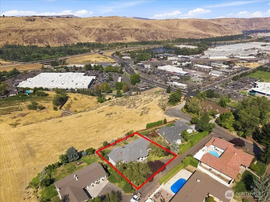 1104 N Fellows Drive, Yakima, WA 98908 - #3