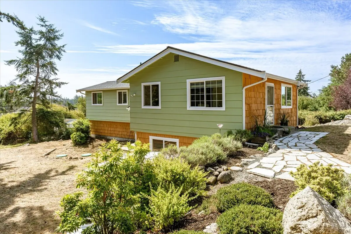 1002 Carl Avenue, Oak Harbor, WA 98277 - #1
