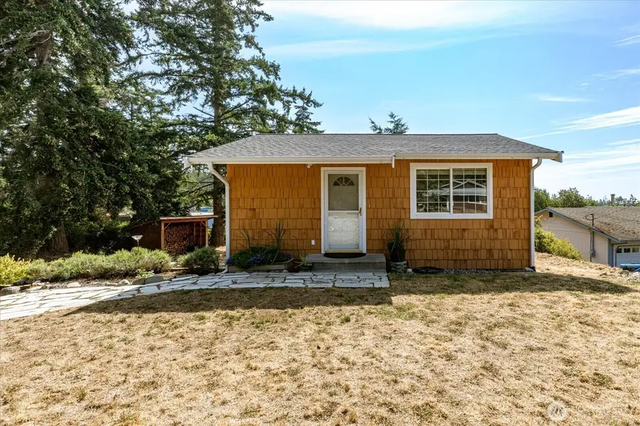 1002 Carl Avenue, Oak Harbor, WA 98277 - #2