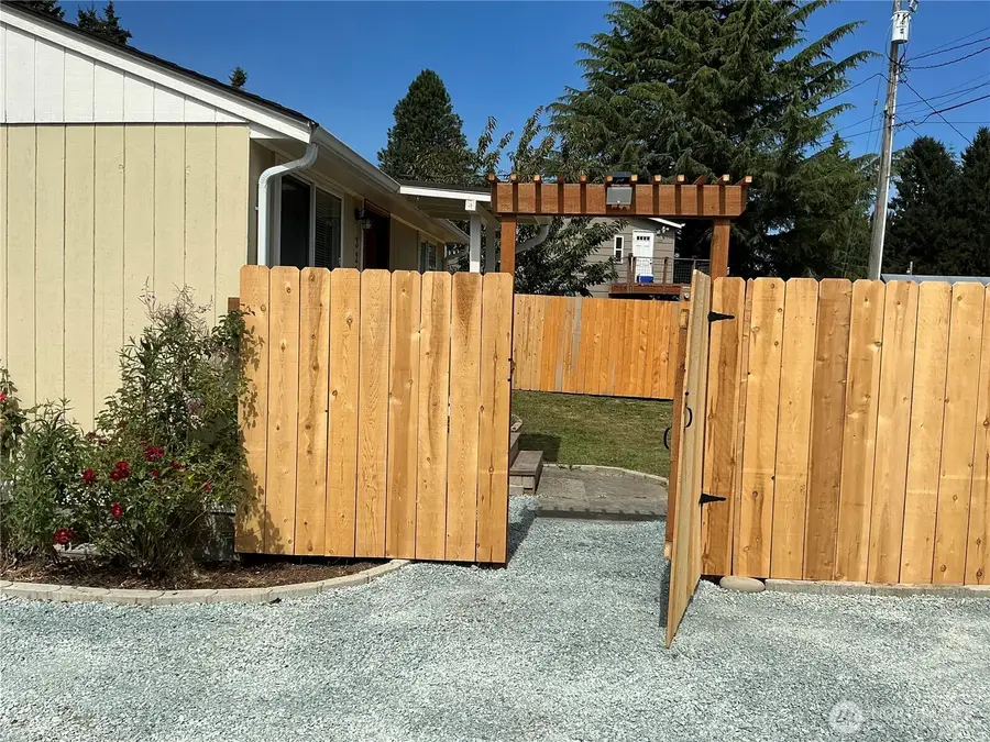 325 Hawthorne Street, Burlington, WA 98233 - #3