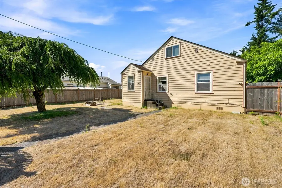 620 W Main Street, Elma, WA 98541 - #2